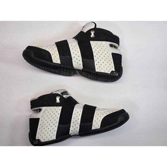 NIKE ZOOM LEBRON JAMES 20-5-5 PE PROMO SAMPLE PLAYER EXCLUSIVE SZ 5.5Y - Picture 4 of 9